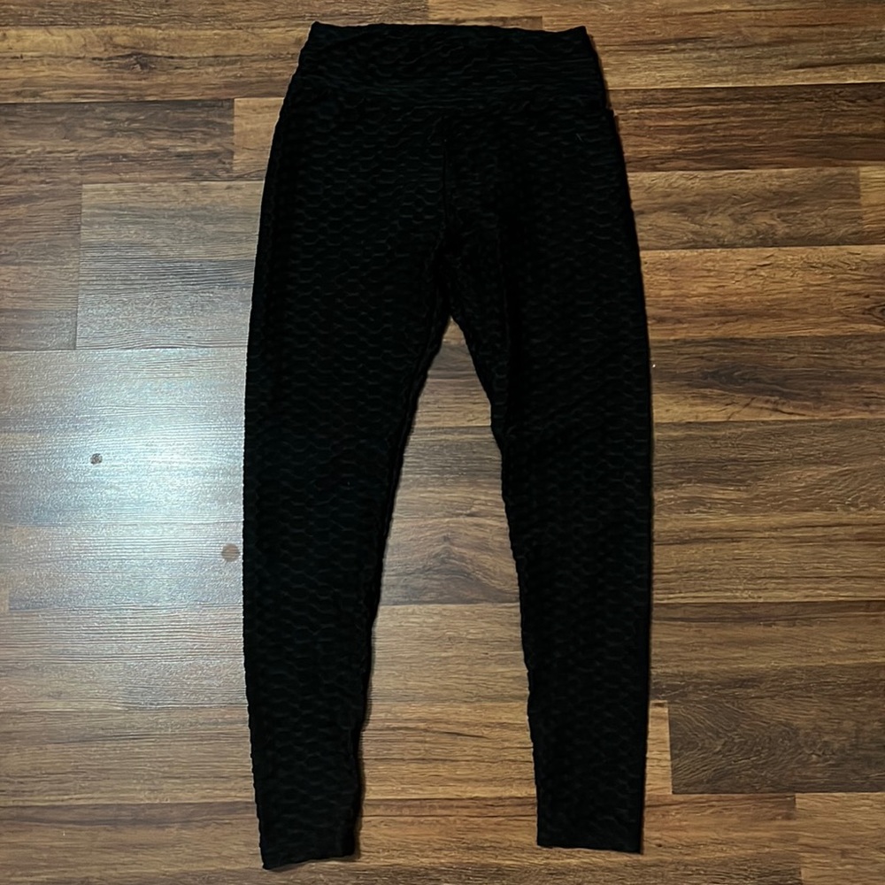 TikTok famous leggings. Brand New Mix. Size L/XL